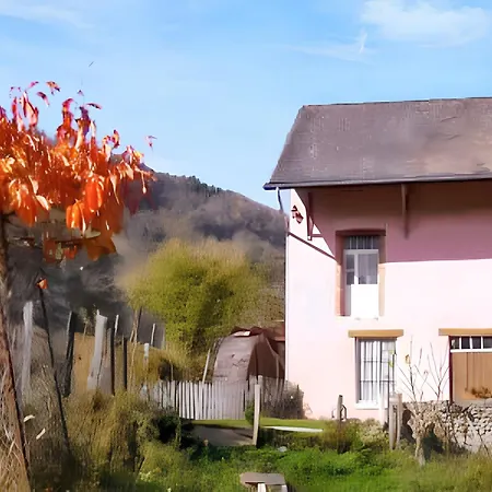 Holiday home Maison Charmante A Avec Jardin Cloture Chirens